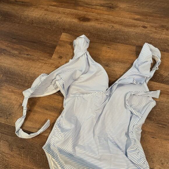 Kindred Bravely Seersucker One Piece Swimsuit Maternity Nursing Wrap Ruffle Tie - Picture 3 of 7